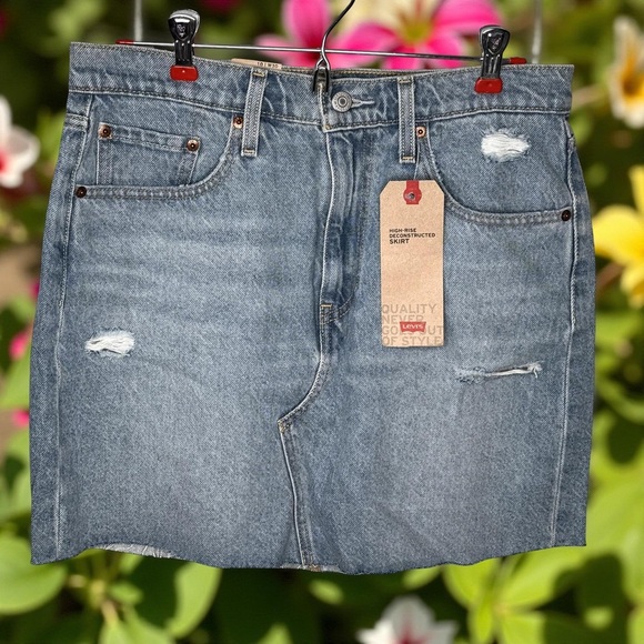 Levi's Dresses & Skirts - Levi's Women's Hi Rise Distress Denim,raw hem Skirt NEW NWT SZ 30